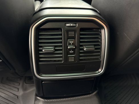 Used 2015 Porsche Macan Turbo AWD/4WD image 38