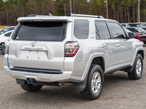 Used 2022 Toyota 4Runner SR5 Premium image 7