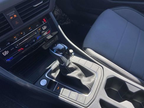 New 2026 Volkswagen Jetta SE FWD image 24