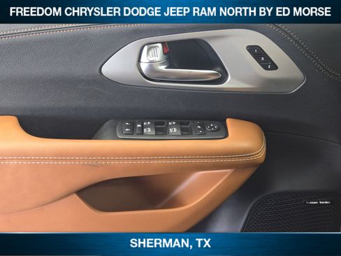 New 2026 Chrysler Pacifica Pinnacle image 17