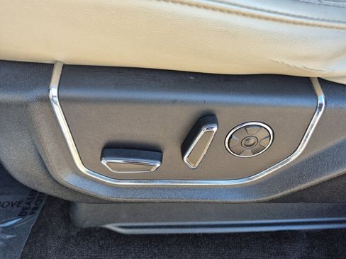 Used 2018 Ford Expedition Platinum AWD/4WD image 13