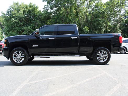 Used 2019 Chevrolet Silverado 2500 High Country w/ Duramax Plus Package AWD/4WD image 25