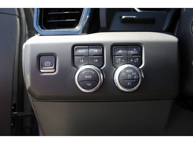 Used 2024 GMC Sierra 1500 AT4 w/ Technology Package AWD/4WD image 30