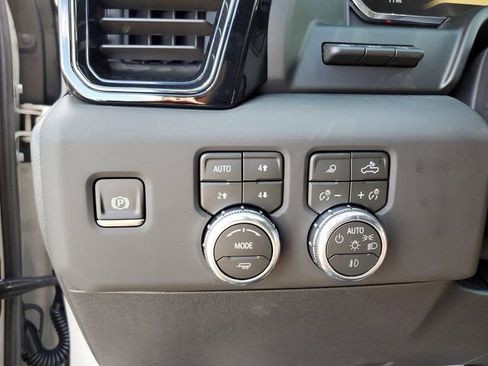 New 2026 GMC Sierra 1500 AT4 w/ Technology Package AWD/4WD image 32