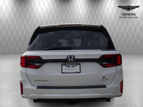 Used 2025 Honda Odyssey Elite image 4