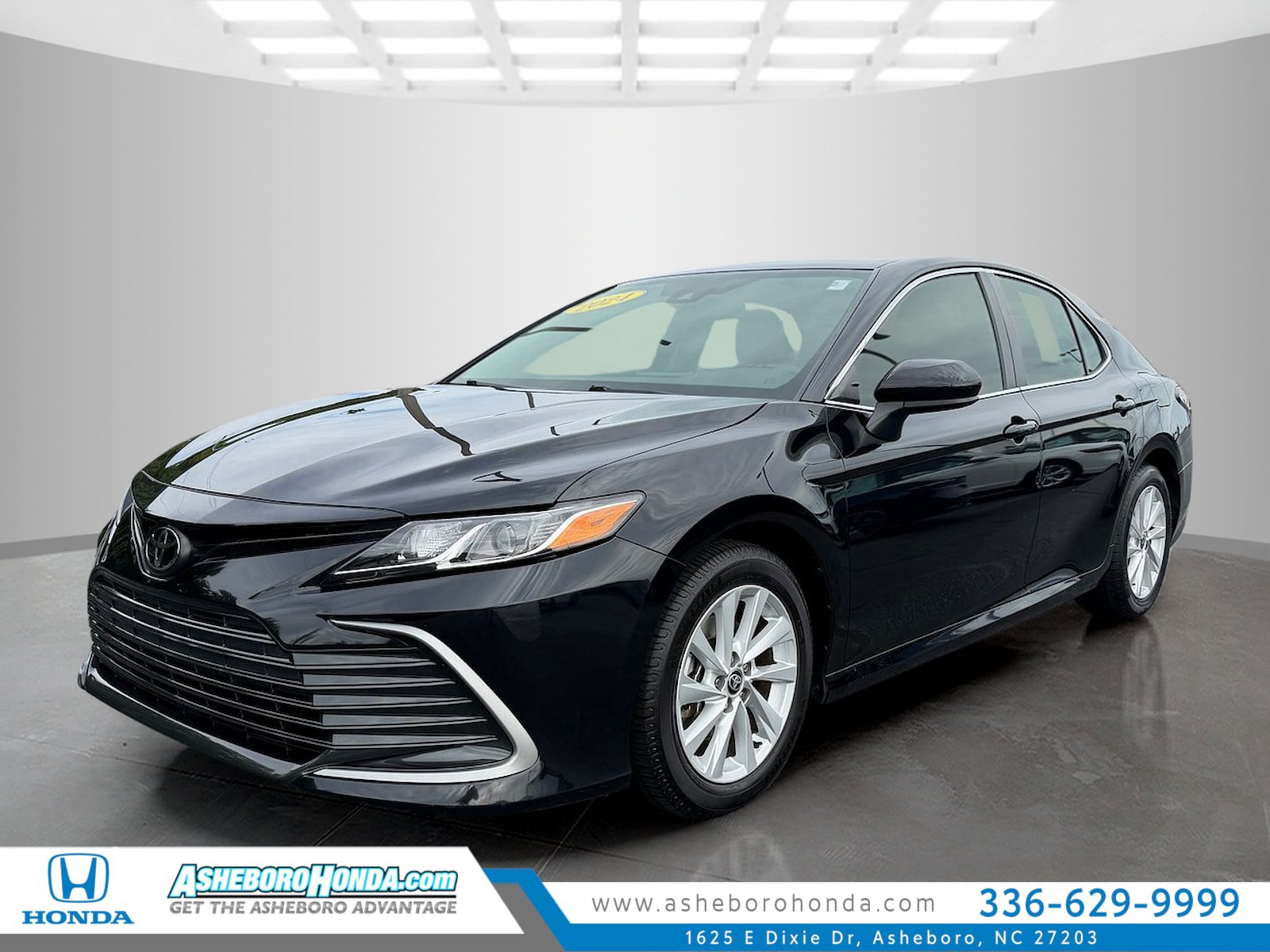 Used 2024 Toyota Camry LE FWD image 1