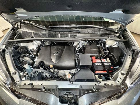 Used 2020 Toyota Sienna Limited image 37