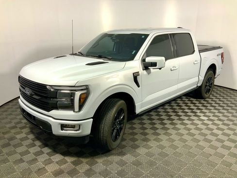 Used 2025 Ford F150 Platinum image 9