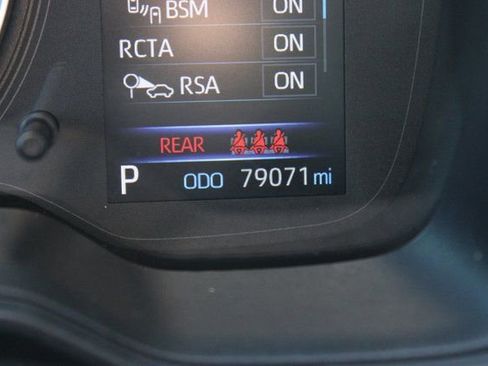 Used 2022 Toyota Corolla Cross LE image 19