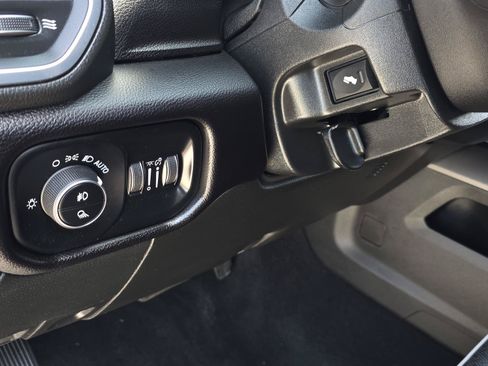Used 2025 RAM 2500 Laramie AWD/4WD image 24