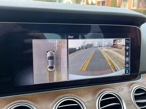 Used 2020 Mercedes-Benz E 350 4MATIC Sedan image 32