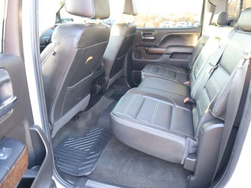 Used 2018 GMC Sierra 3500 Denali w/ Duramax Plus Package image 16