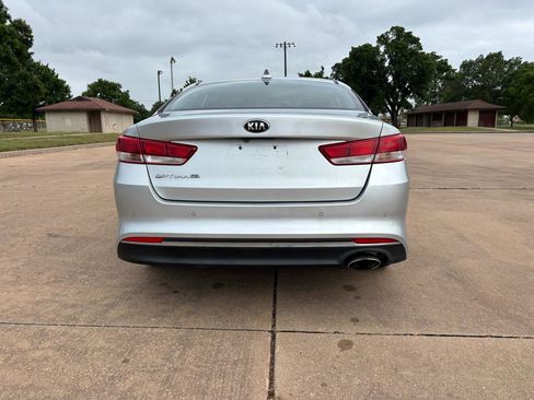 Used 2018 Kia Optima LX FWD image 25