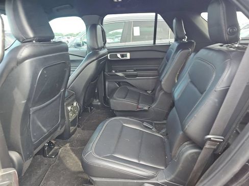 Used 2020 Ford Explorer XLT w/ Equipment Group 202A RWD image 11