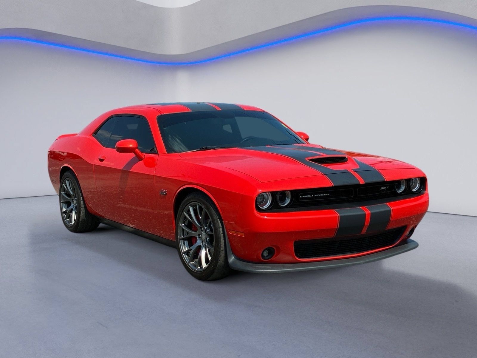 Used 2016 Dodge Challenger SRT RWD image 4