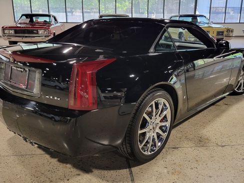 Used 2008 Cadillac XLR V RWD image 18