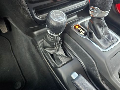 Used 2025 Jeep Wrangler Unlimited Sport AWD/4WD image 33