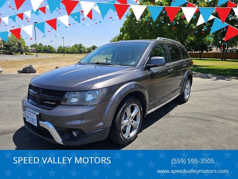 Used 2017 Dodge Journey Crossroad FWD image 1