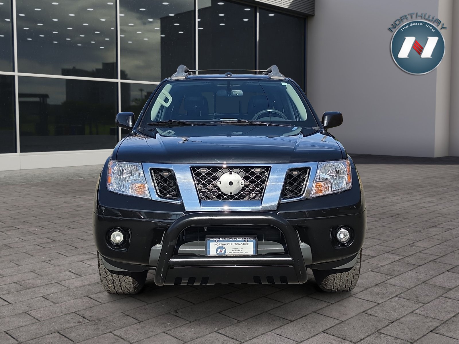 Used 2020 Nissan Frontier PRO-4X w/ Pro-4x Utility Package AWD/4WD image 8
