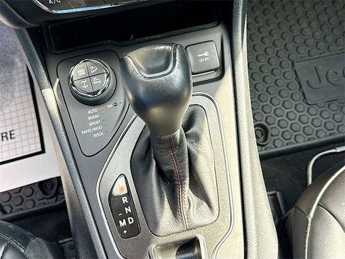 Used 2022 Jeep Cherokee Trailhawk w/ Trailer Tow Group image 18