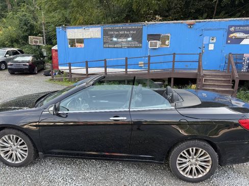 Used 2013 Chrysler 200 Limited FWD image 14