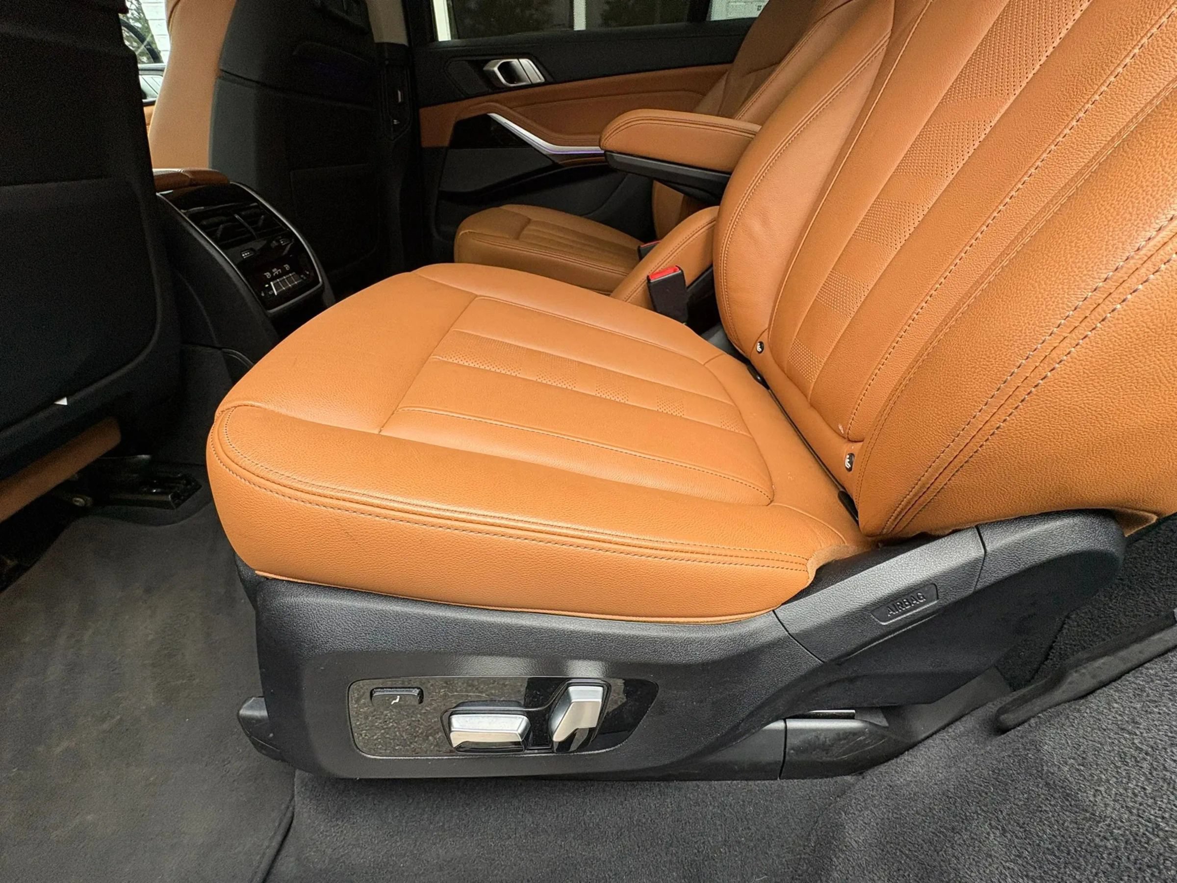 Used 2019 BMW X7 xDrive50i w/ Premium Package AWD/4WD image 39