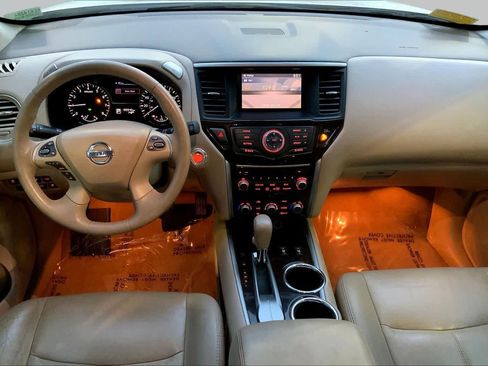Used 2014 Nissan Pathfinder SL w/ SL Premium Package FWD image 15