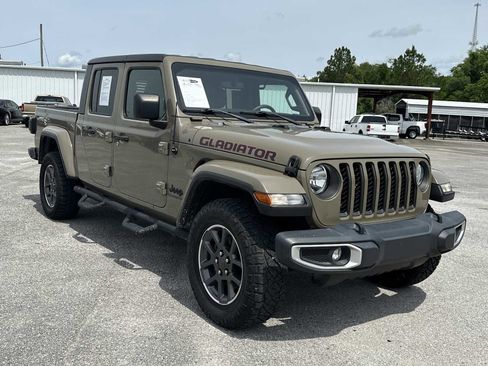 Used 2020 Jeep Gladiator Sport AWD/4WD image 2