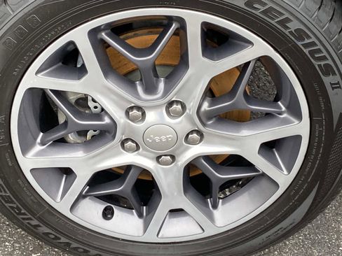 Used 2020 Jeep Grand Cherokee Overland image 28