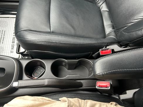 Used 2022 Chevrolet Trax LT w/ LT Convenience Package image 28