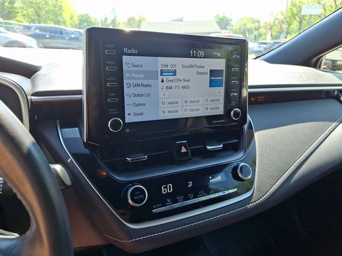 Used 2021 Toyota Corolla SE FWD image 23