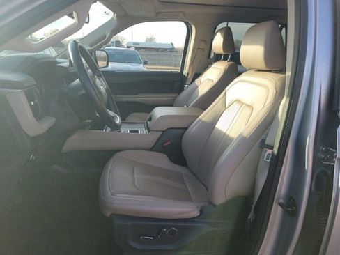 Used 2024 Ford Expedition Limited image 19