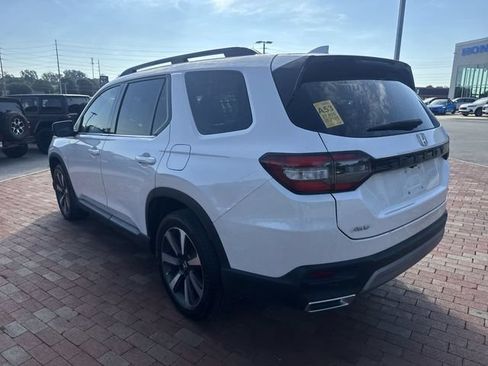 Used 2025 Honda Pilot Elite image 7