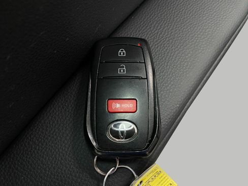 Used 2024 Toyota Tacoma SR5 AWD/4WD image 32