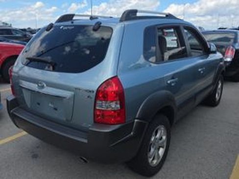 Used 2009 Hyundai Tucson SE AWD/4WD image 4