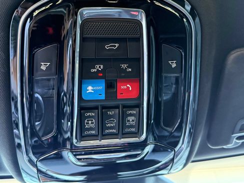 Used 2023 Jeep Grand Cherokee L Overland AWD/4WD image 18