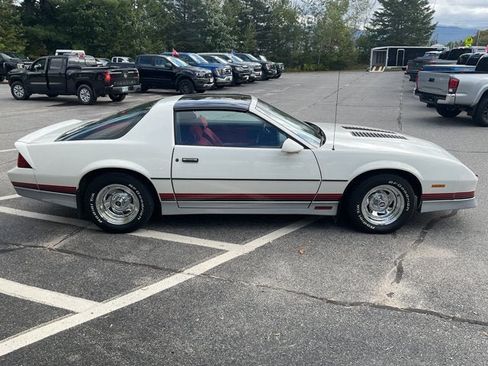 Used 1987 Chevrolet Camaro Z28 RWD image 9