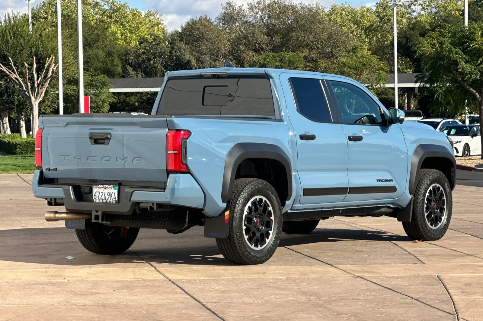 Used 2026 Toyota Tacoma TRD Off-Road w/ TRD Off Road Premium Package AWD/4WD image 4