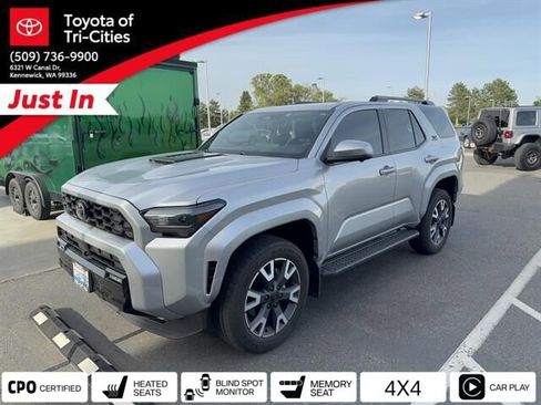 Used 2025 Toyota 4Runner TRD Sport Premium AWD/4WD image 32