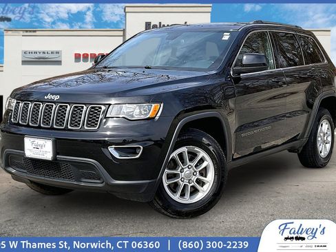 Used 2020 Jeep Grand Cherokee Laredo image 1