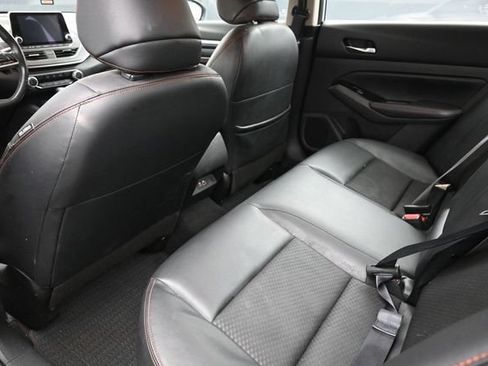 Used 2023 Nissan Altima 2.5 SR FWD image 10