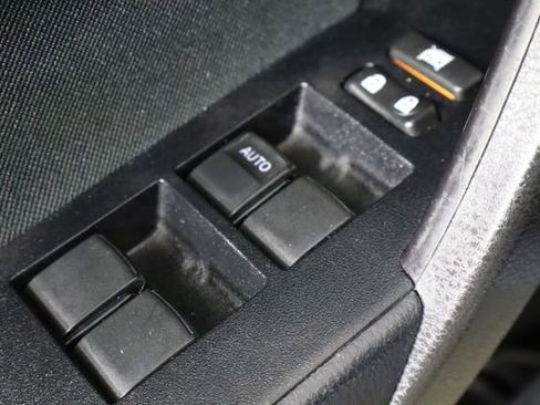 Used 2019 Toyota Corolla LE image 19