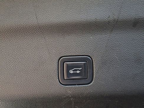 Used 2022 Cadillac Escalade ESV Sport Platinum image 35