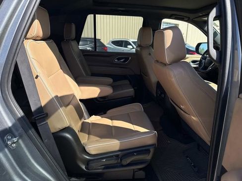 Used 2021 Chevrolet Tahoe Premier w/ Premium Package image 15