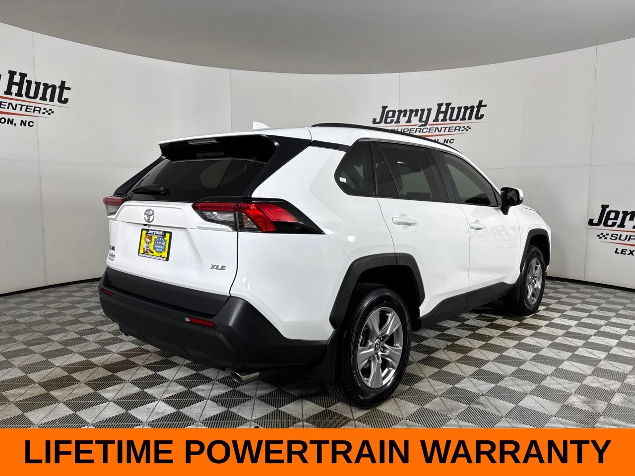 Used 2025 Toyota RAV4 XLE w/ Convenience Package FWD image 6