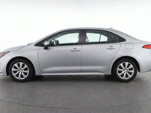 Used 2025 Toyota Corolla LE FWD image 5