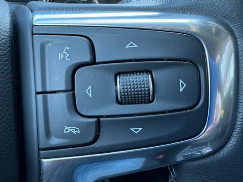 Used 2020 Chevrolet Blazer LT FWD image 8
