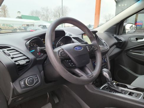 Used 2019 Ford Escape SE image 9