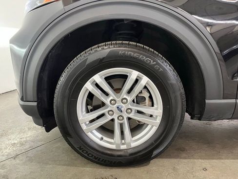 Used 2023 Ford Explorer XLT w/ Equipment Group 202A AWD/4WD image 15