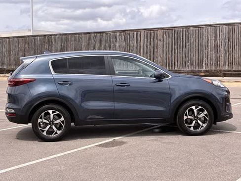 Used 2022 Kia Sportage LX image 7